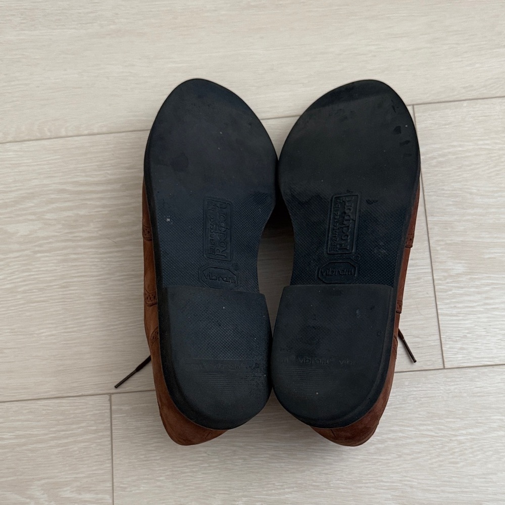 Rockport Men's Tan Oxfords with Brogue Detailing - Picture 10 of 10